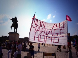 BPtaxoQCYAAF8YK.jpg large